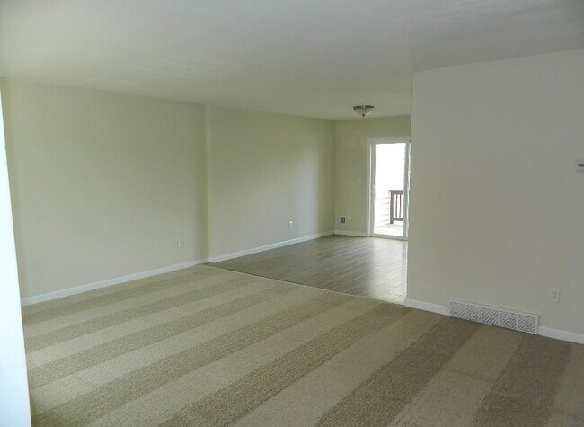 Building Photo - 1105 Eagles Ridge Rd