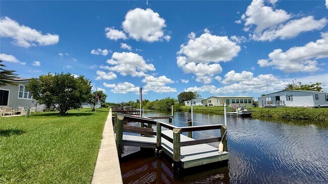 Foto del edificio - 716 Blackburn Blvd