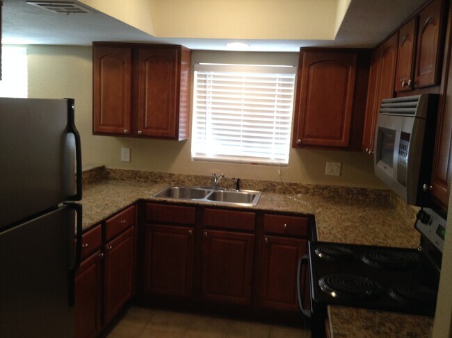 Building Photo - 3420 W Danbury Dr