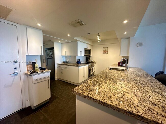 Foto del edificio - 1717 N Bayshore Dr