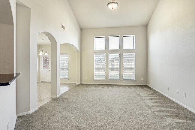Foto del edificio - 25806 Westbourne Dr