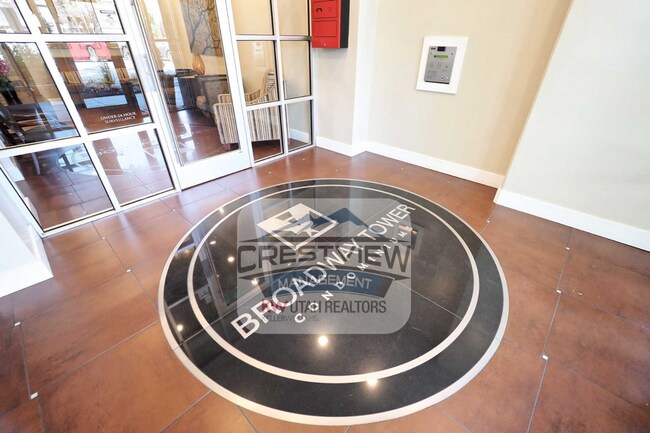 Foto del edificio - Broadway Condo