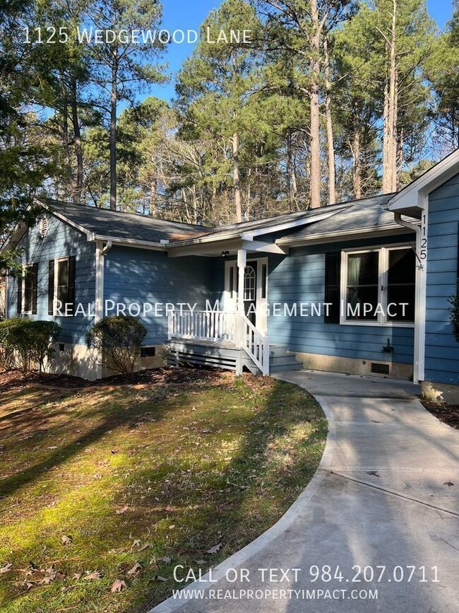 Building Photo - Spacious 3/4 Bedroom 3 Bath Ranch Home on ...