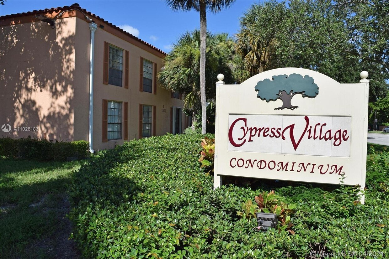 Primary Photo - 7205 Miami Lakes Dr
