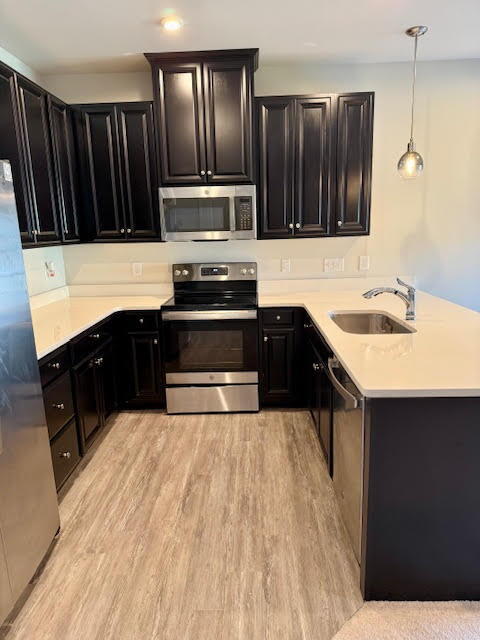 Building Photo - Spacious Townhome Offering Comfort, Style, and Prime Nashville Convenience