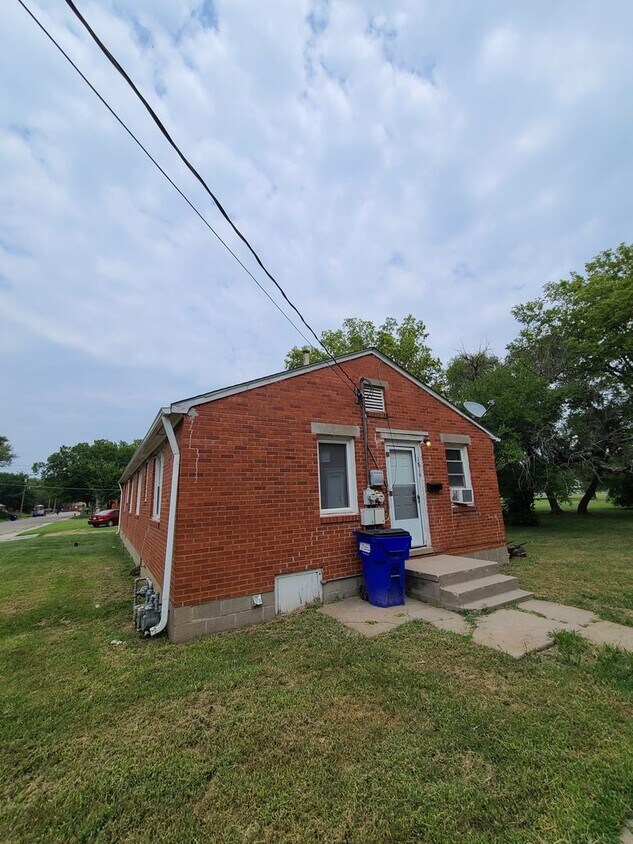 Primary Photo - 1819-1821 N Madison