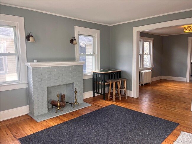 Building Photo - 18 Boone St