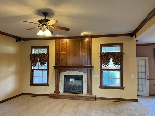 Building Photo - MOVE-IN SPECIAL AVAILABLE - Republic