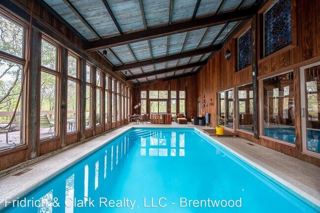 Building Photo - 3 br, 2.5 bath House - 1262 Hitt Lane