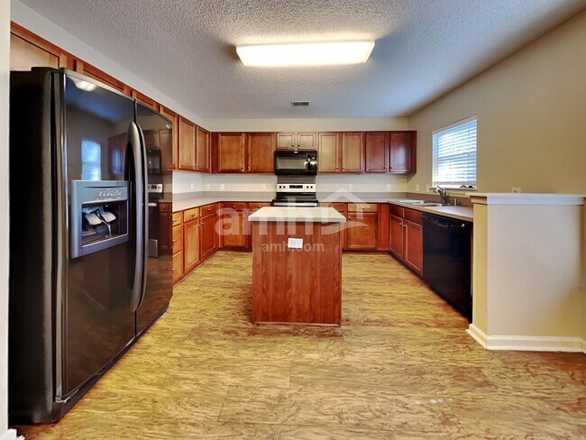 Foto del edificio - 177 Wildberry Ln