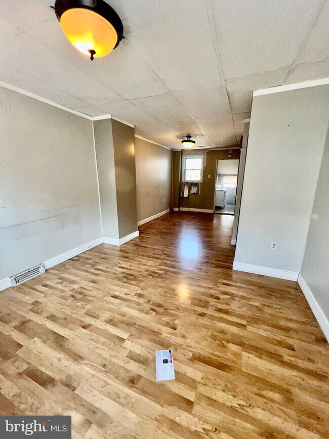 Sala de estar - 1405 Cotton St