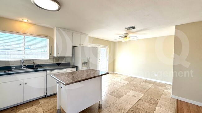 Foto del edificio - 1233 W 9th St