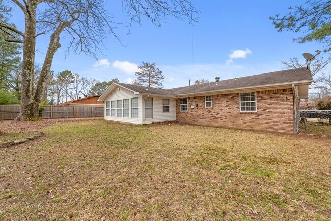 Foto del edificio - Nice 3 Bedroom 2 and a Half Bathroom House in Jacksonville, Arkansas