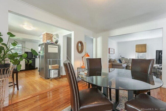 Building Photo - 24 Henry St