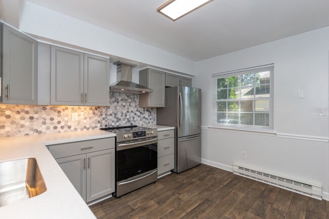 Foto del edificio - 9392 Pine Tree Rd