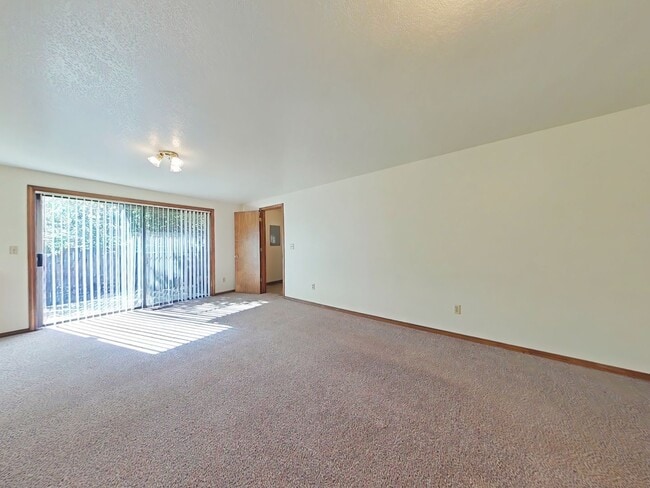 Building Photo - SPRING SPECIAL ~ $1150 OFF FIRST MONTH RENT