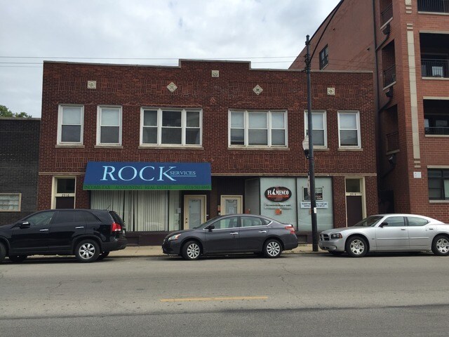 Foto principal - 2914 W Belmont Ave