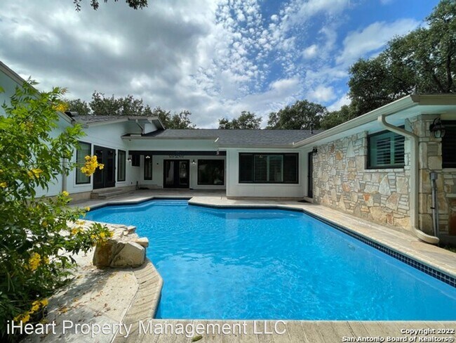 Foto del edificio - 4 br, 3 bath House - 90 Mossy Cup St