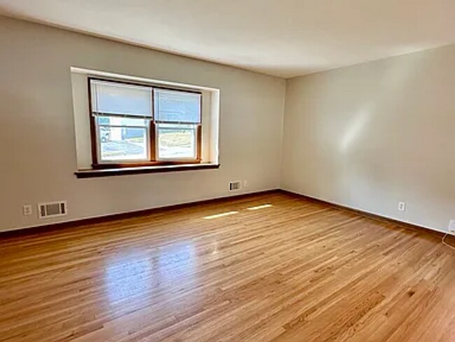 Foto del edificio - 5617 N 69th St