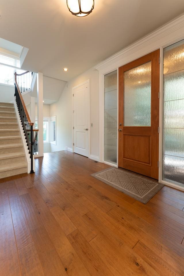 Foto del edificio - 4 bedroom in Bellevue WA 98004