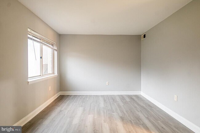 Foto del edificio - 12211 Braxfield Ct
