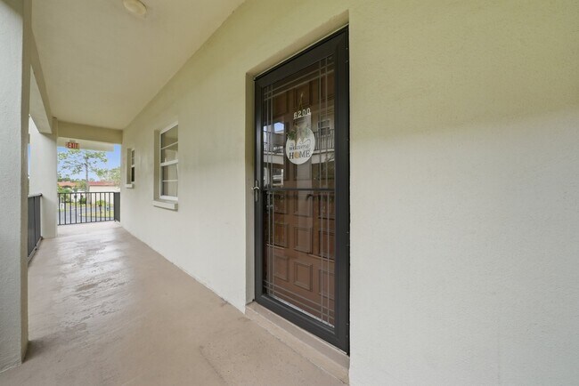 Building Photo - 2700 Bayshore Blvd