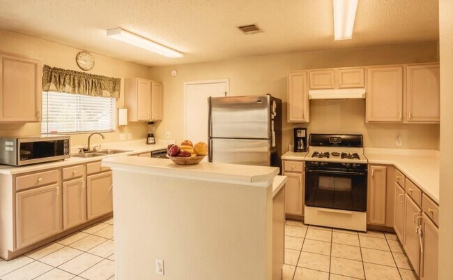 Building Photo - 9616 Dalewood Dr