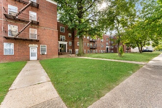 Building Photo - 836 Jersey Ave