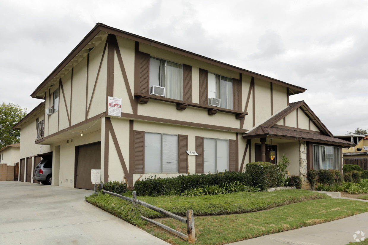 Building Photo - Kathleen Street Apartments