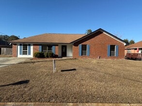 Building Photo - 932 Highland Dr