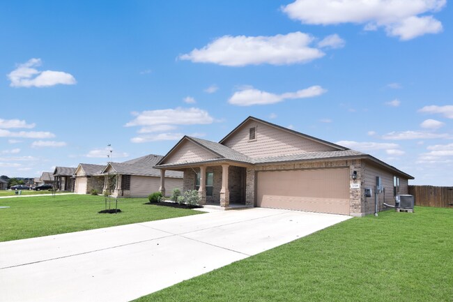 Foto del edificio - 2026 Bee Crk Lp