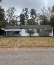 Building Photo - 960 Sarver St