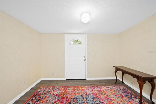 Foto del edificio - 245 S Rhodes St