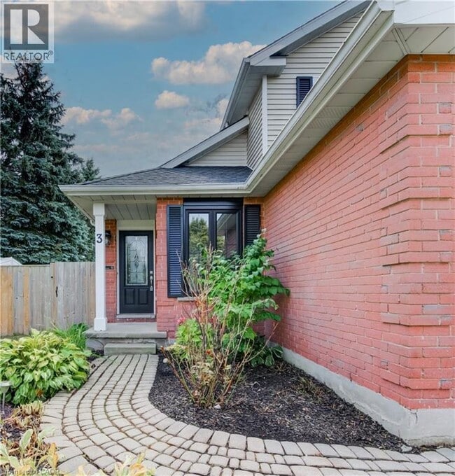 Building Photo - 3 Westview Crescent