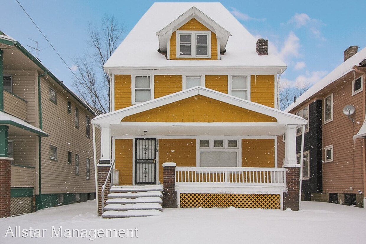 Primary Photo - 3 br, 1 bath House - 11501 Continental Avenue