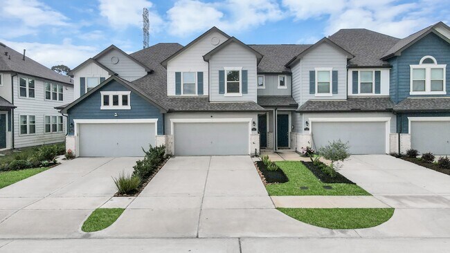 Building Photo - 7321 Hinsdale Dr