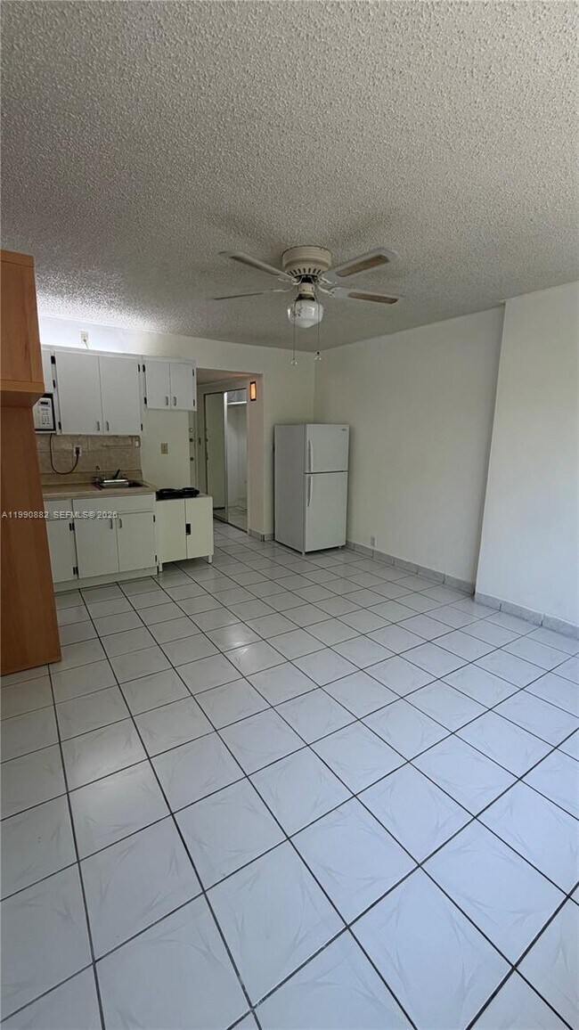 Foto del edificio - 6484 Indian Creek Dr