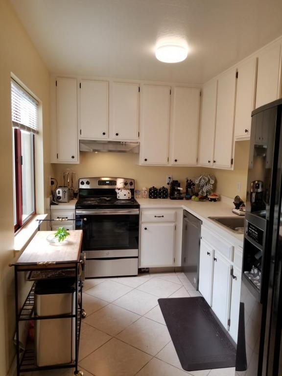 Building Photo - 439 Alberto Way #203