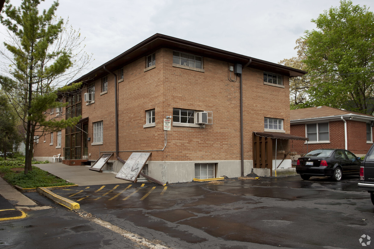 Primary Photo - 338 W Saint Charles Rd