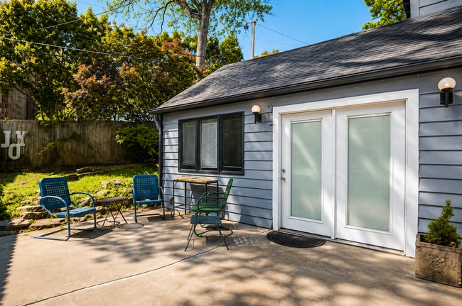 Building Photo - Charming Cottage for Rent Near UT