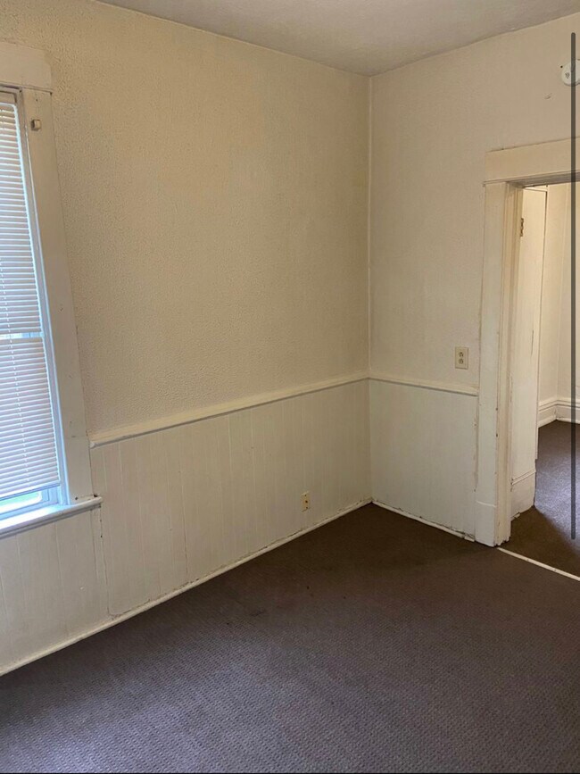 Building Photo - 1619 Plum St