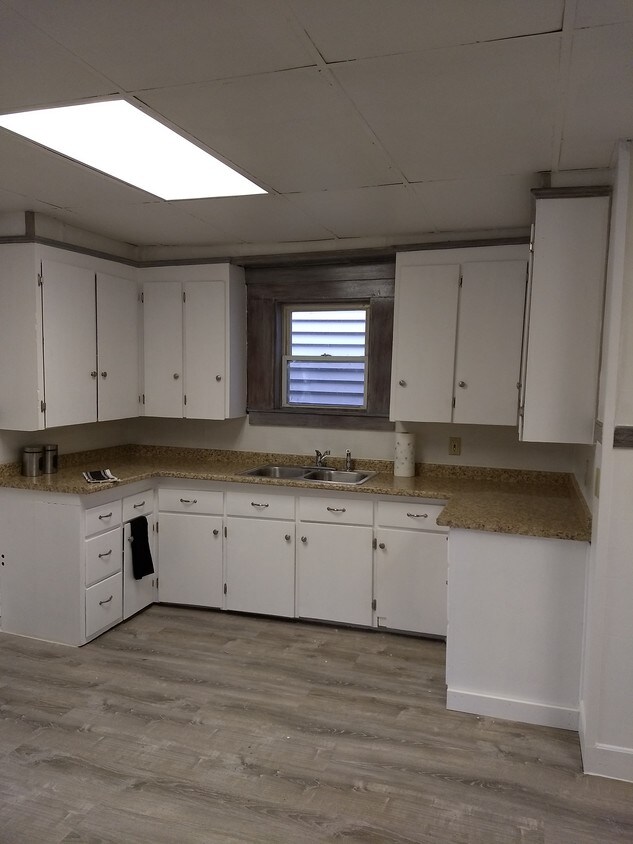 4 Depot St Unit 4, Pittsfield, NH 03263 Apartments in Pittsfield, NH