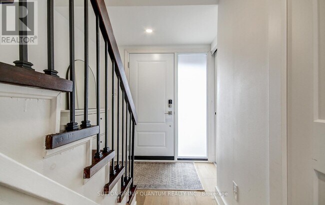 Photo du bâtiment - 20 Mineola Rd E