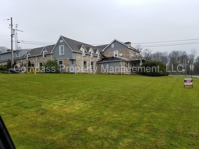 Primary Photo - $695 - 2 Bed, 1 Bath - East Earl