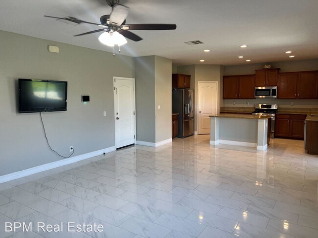 Building Photo - 5 br, 3 bath House - 10614 Pointe Royal Dr
