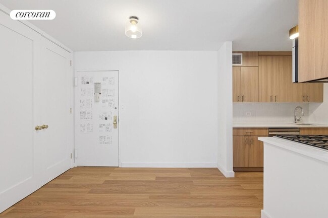 Foto del edificio - 501 E 87th St