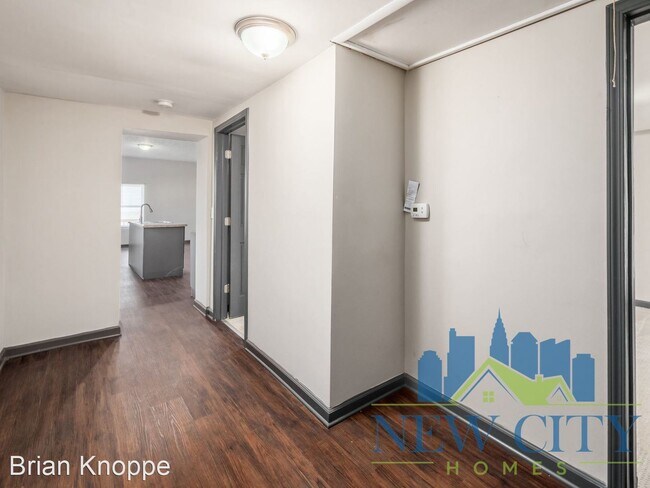 Building Photo - 2 br, 1 bath House - 220 Columbian Ave.
