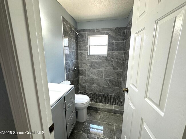 Foto del edificio - 4594 Helena Dr