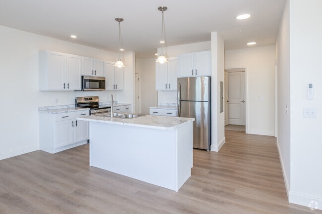 2 habitaciones, 2 baños - 1219 pies cuadrados - Cocina - Schoolhouse Apartments at 17 Park Street