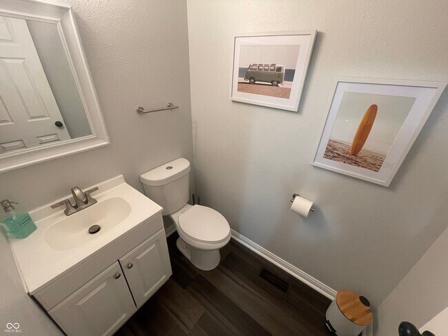 Foto del edificio - 3020 Skylar Ln